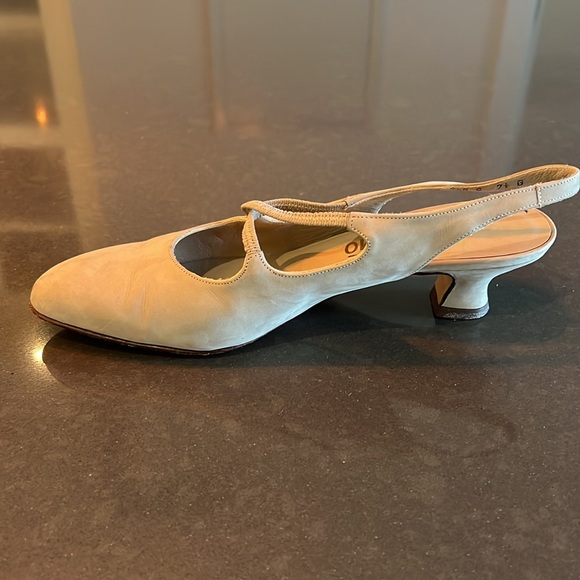 Salvatore Ferragamo Vintage Kitten Heel Almond Toe Strappy Leather Shoes - Picture 5 of 10